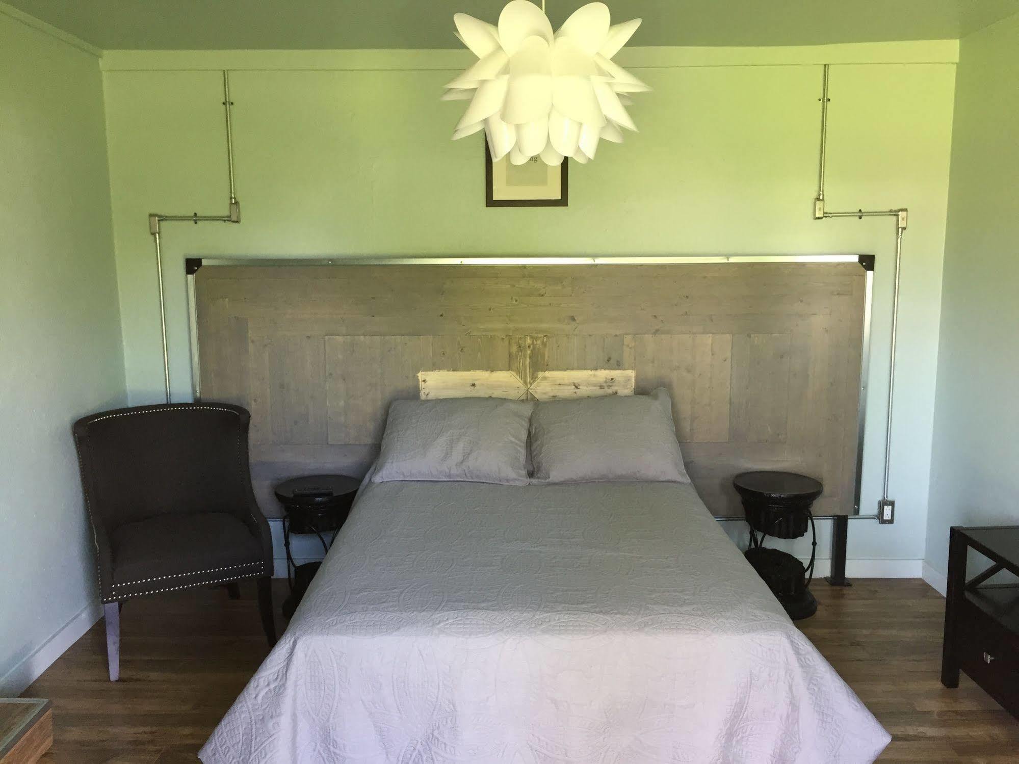 Rooms At The Pecan Olmito Kültér fotó